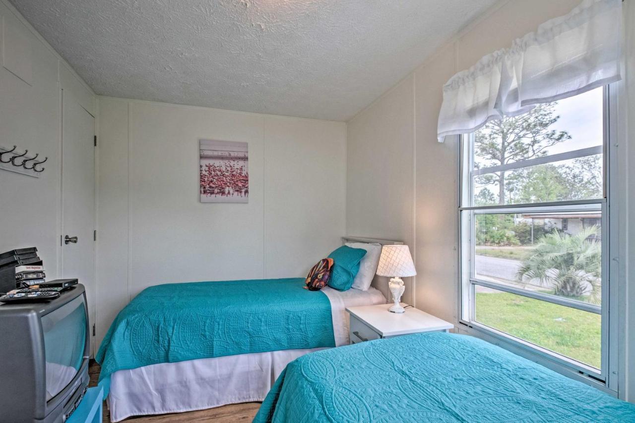 Bright Pensacola Home With Backyard - Pets Welcome! Exterior photo