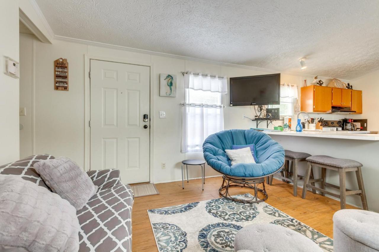 Bright Pensacola Home With Backyard - Pets Welcome! Exterior photo